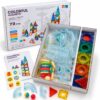 Torre y pista de canicas armada con bloques magnéticos traslúcidos multicolores y toboganes